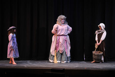 Dakota Houck as Young Cosette Dakota Houck as Young Cosette